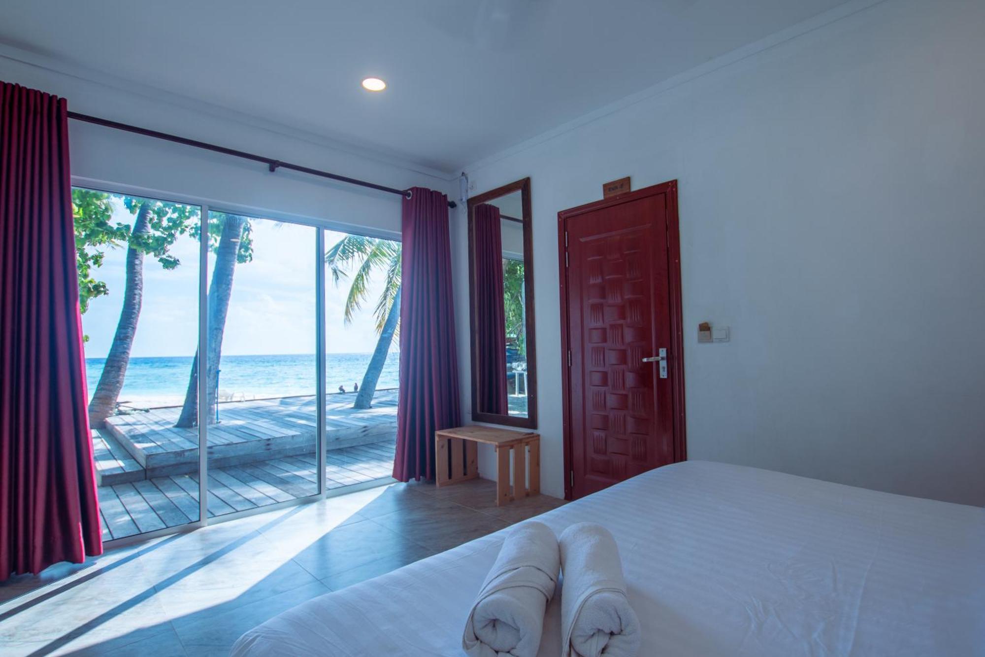 Shallow Lagoon Sunset Rasdhoo Exterior photo