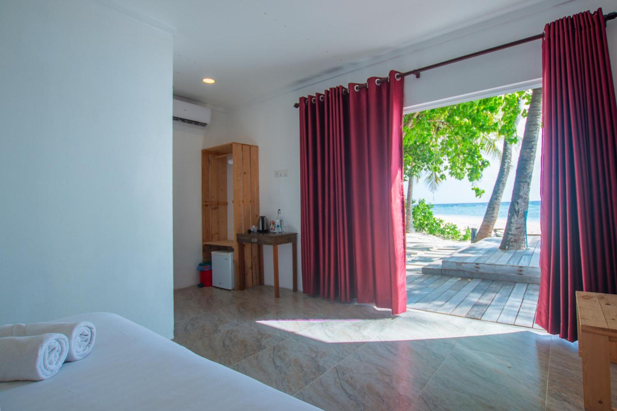 Shallow Lagoon Sunset Rasdhoo Exterior photo